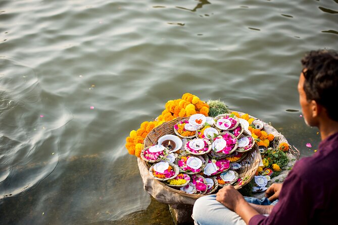 Immerse yourself in Varanasi's essence. 2 Days Tour - Day 2 before dawn: sunrise on Dashashwamedh