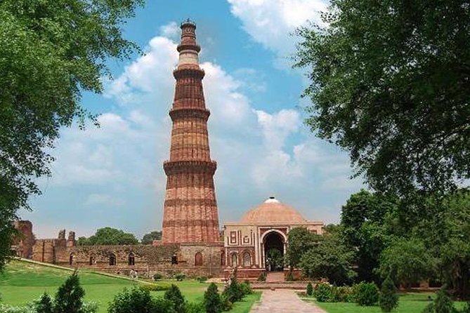 India Golden Triangle Tour 03 Nights 04 Days with Accommodation - Delhi in One Day: India Gate, Qutub Minar, Jama Masjid, and Lotus Temple