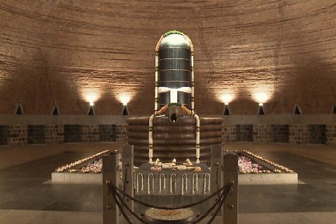 Isha Yoga Centre - Coimbatore - Adiyogi Shiva: the 112-foot bust that sets the tone