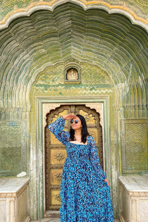 Jaipur: 2-Day City Sightseeing Tour with Cab & Guide - Patrika Gate and Jawahar Circle: Modern Jaipur With a Traditional Hand