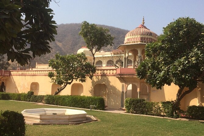 Jaipur City Tour by Private Car With English Speaking Driver - Comfort details that matter in a full day