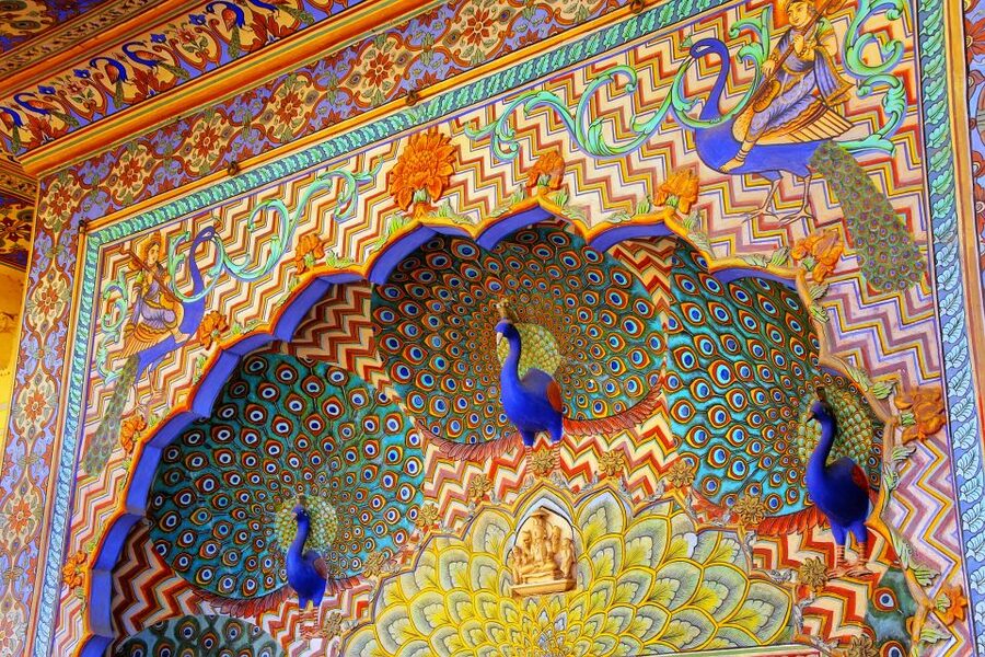 Jaipur City Tour: City Palace, Jantar, Hawa & Jal Mahal - The guides and drivers: what to look for on a private tour