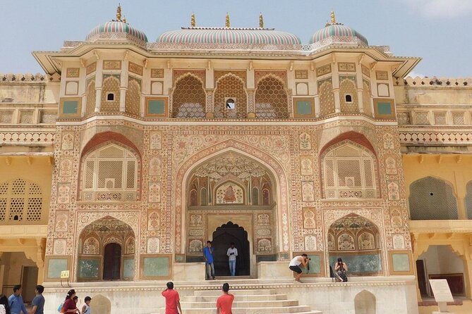 Jaipur City Tour with a Licensed Guide - Royal Gaitor Tombs and Hawa Mahal: Contrast in Marble and Pink Sandstone