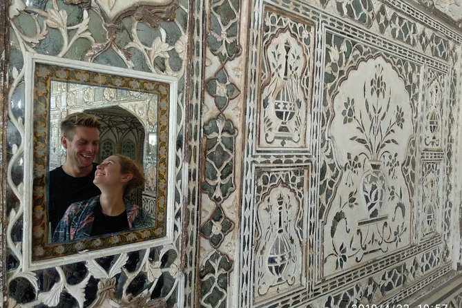 Jaipur Day Tour - City Palace Jaipur: where the day ends with context