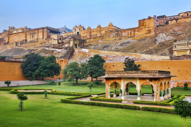 Jaipur Day Trip from Delhi by Car or Train – All Inclusive - Guide Power: The Difference Between Seeing and Understanding