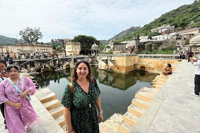 Jaipur: Full Day City Highlights Tour with Tour Guide - City Palace of Jaipur: Courtyards, Museums, and Royal Residence