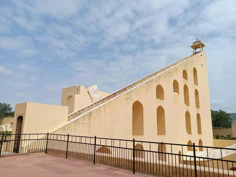 Jaipur: Full-Day City Tour with Car, Guide & Skip-the-Line - City Palace: where royalty still lingers