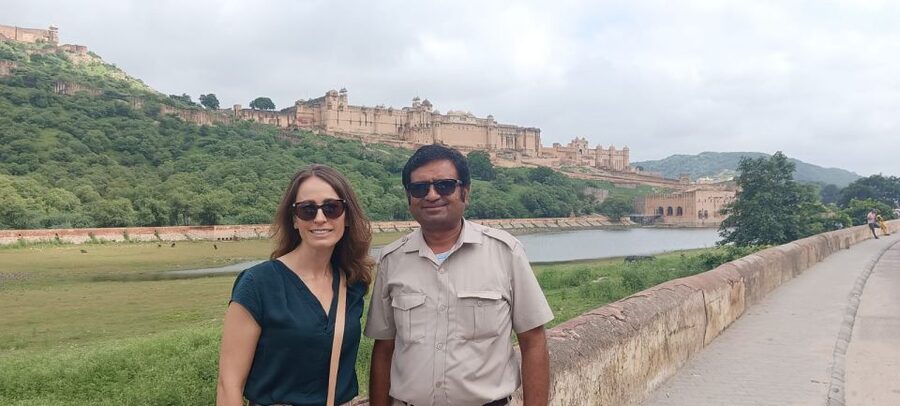 Jaipur: Full-Day City Tour with Car, Guide & Skip-the-Line - Amber Fort: red sandstone and a pace that can adapt