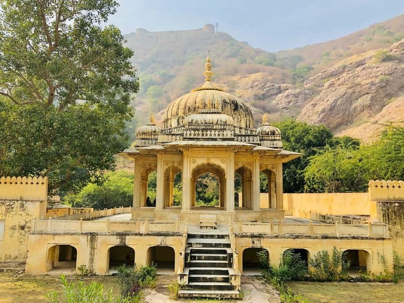 Jaipur: Full-Day City Tour with Car, Guide & Skip-the-Line - Gaitor Ki Chhatriyan: royal cenotaphs and atmosphere