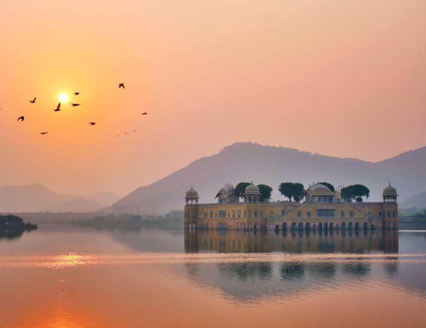 Jaipur: Full Day Sightseeing Tour By Car & Local Tour Guide - Lunch and Shopping Time in the Middle of the Day