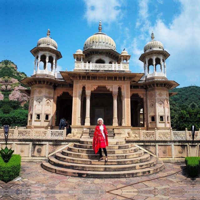 Jaipur: Full-Day Sightseeing Tour with Guide and Lunch - Amber Fort: the hilltop payoff, with time to see it properly