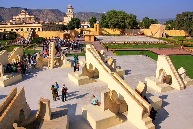 Jaipur Guided City Tour: City Palace, Jantar, Hawa & Jal Mahal - Price and logistics: what you actually get for $29
