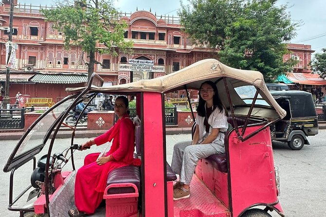 Jaipur Half-Day Heritage Tour by Women-Driven E-Rickshaw - Key things that make this tour worth your time