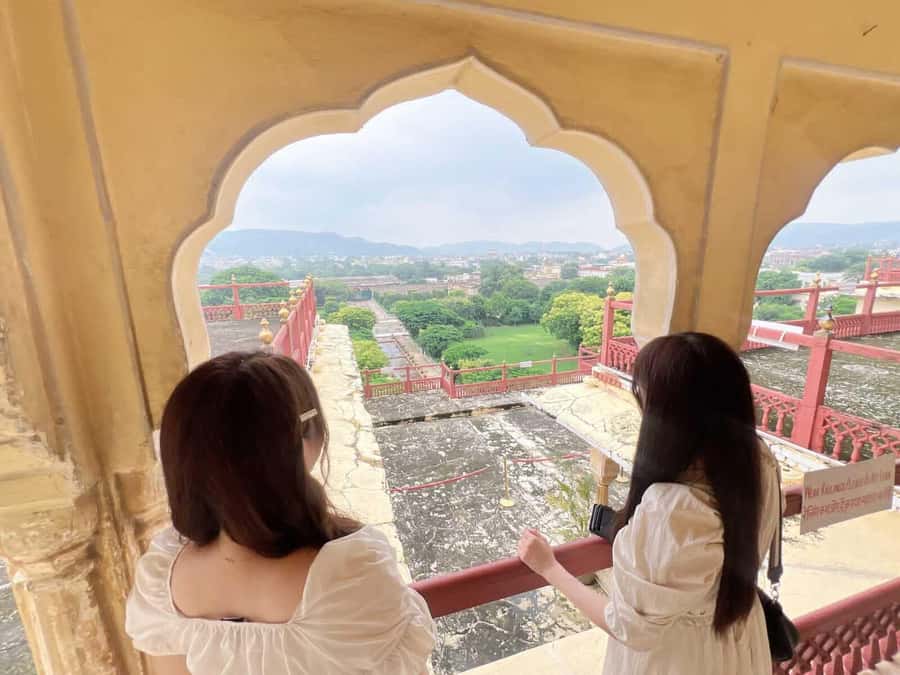 Jaipur: Half-Day or Full-Day Tour with Flower Market - Amber Fort and Panna Meena Stepwell: plan for stairs and views