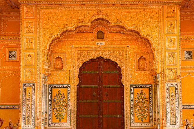 Jaipur Heritage Walk - Artisans | Bazaars | Culinary | Temples (Awarded) - The Royal Gate Entry and the Logic of Jaipur’s Streets