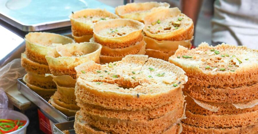 Jaipur: History Street Food Tour with Local Guide - What You’ll Taste: Samosa, Dabeli, Kulfi, and More