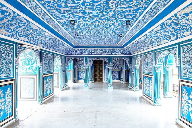 Jaipur Instagram Tour of Photogenic Spots - Jal Mahal: The Floating Water Palace Effect