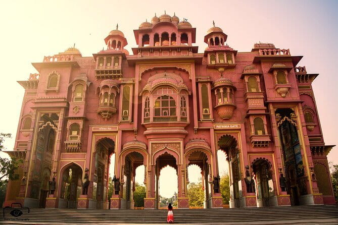 Jaipur Instagram Tour of Photogenic Spots - Picking the Right Ride: Car vs Tuk-Tuk in Jaipur