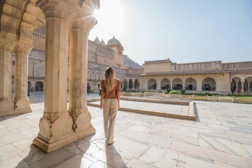 Jaipur: Jaipur & Amber Fort Full or Half-Day Guided Tour - Hawa Mahal: the iconic facade and the smart photo rhythm