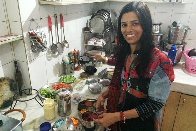 Jaipur Market Tour & Vegetarian Rajasthani Home Cooking Class - Key highlights worth planning around