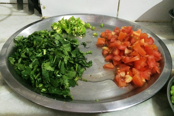 Jaipur Market Tour & Vegetarian Rajasthani Home Cooking Class - Where the experience starts in Jaipur, and why it matters
