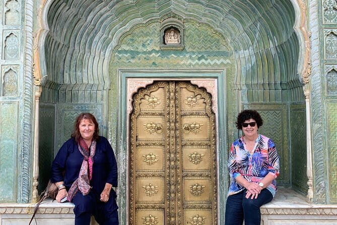 Jaipur Nahargarh Fort Sunset and Night City Tour - Royal Gaitor Tumbas under Nahargarh: quiet stone work