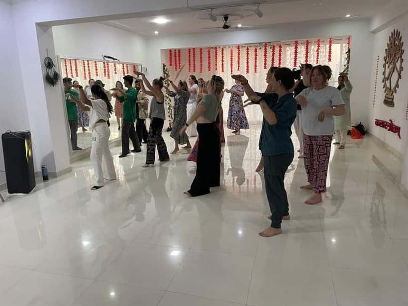 Jaipur: Namaste Bollywood l Dance like a Star - Choosing the Right Song Based on Group Composition