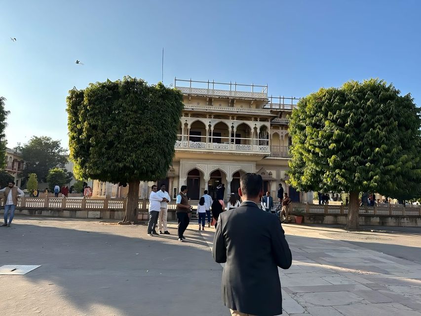 Jaipur Private City Tour with Hotel Pick-Up & Drop 4 - 8 Hrs - Hawa Mahal, Gatore ki Chattriyan, and Patrika Gate photo timing