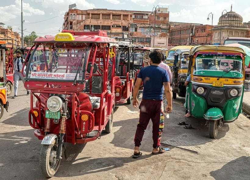 Jaipur: Private Full-Day City Tour By Tuk-Tuk with Pick-Up - Hawa Mahal Stops for the Palace of Winds