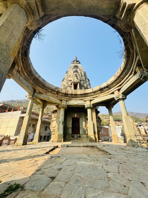 Jaipur: Private Full Day Sightseeing Tour By Car with Guide - Jantar Mantar, UNESCO observatory instruments and the largest stone sundial