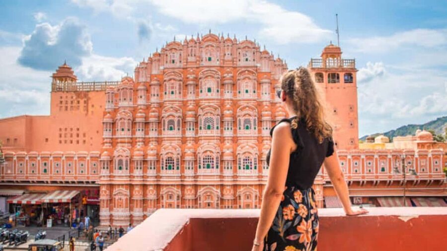 Jaipur: Private Guided Half Day & Full Day Tour in Jaipur - Jagat Shiromani Temple and Panna Meena ka Kund for the cool, unexpected corners