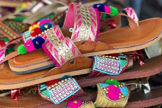 Jaipur Private Shopping Tour with Pickup - How the private car and driver change the pacing