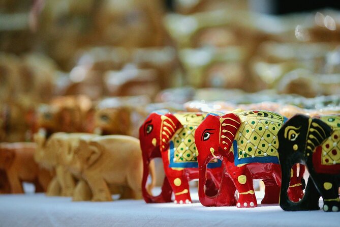 Jaipur Private Shopping Tour with Pickup - Ratnavali Arts: gemstones and jewelry you can study closely