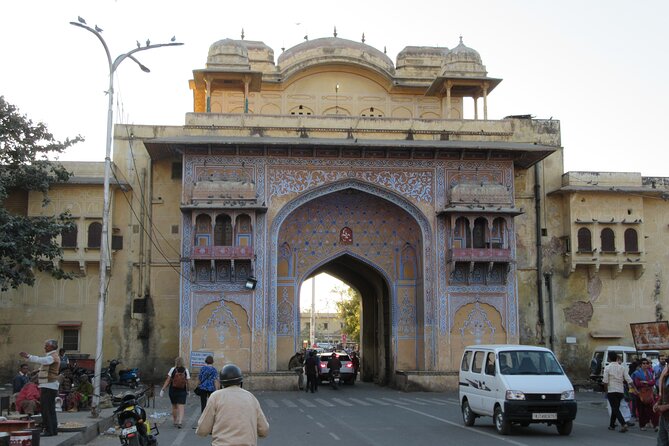 Jaipur Private Sightseeing Full Day Tour By Car and TukTuk - Amer (Amber Fort area): Suraj Pol, Chand Pol, and Jaleb Chowk