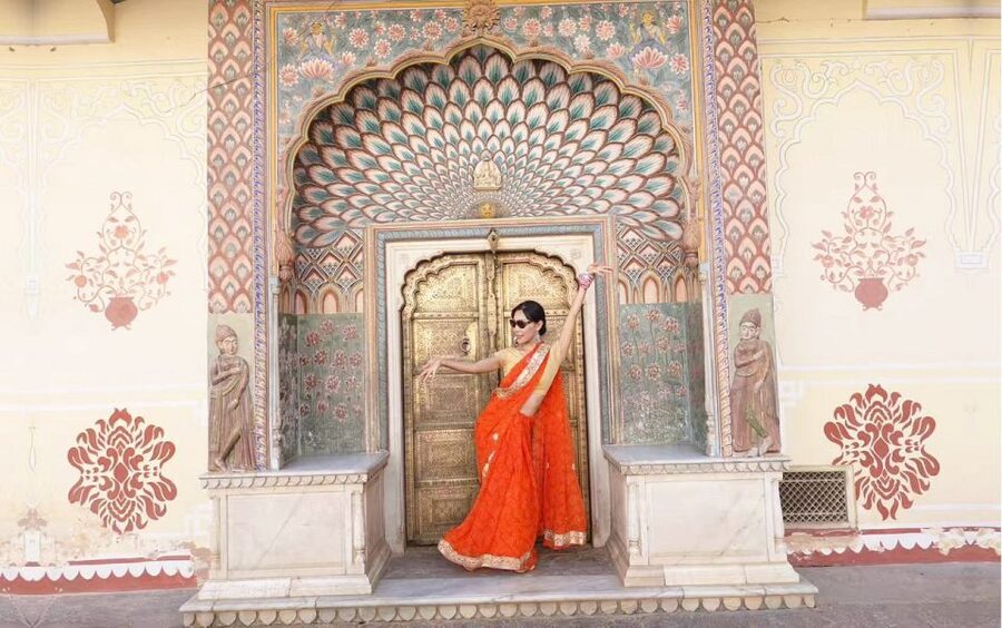 Jaipur: Private Tour for Instagram and Photography Lovers - Amber Fort: the big finale for courtyards and ornate gates