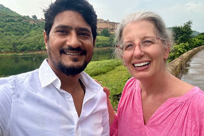 Jaipur: Shopping Tour with Blue Poetry & Printing Workshop & Rugs - Blue Poetry pottery session, where the turquoise look gets explained in plain terms