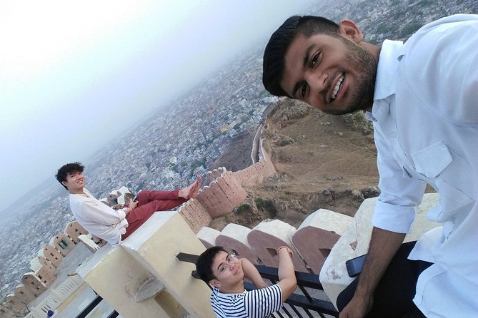 Jaipur Sightseeing Tour with Private Car and Driver - Your driver: the difference between seeing and understanding