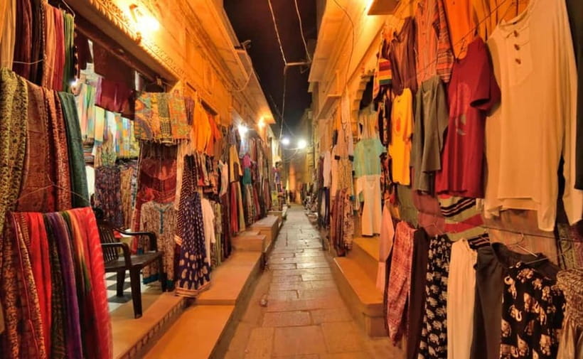 Jaisalmer Walking Tour: A Stroll Through Time and Culture - Quick pause at Nathmal Haveli and the details you might miss alone