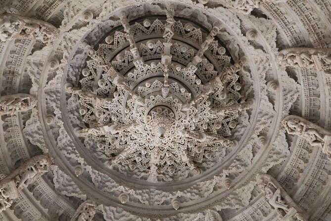 Jodhpur to Udaipur via Ranakpur Jain Temple & Kumbhalgarh Fort - Ranakpur Jain Temple: marble artistry and a calm sacred stop