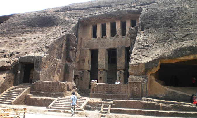 Kanheri Cave with Global Vipassana Pagoda Tour in Private Vehicle - Your private guide at Kanheri: how the day turns from walking to understanding
