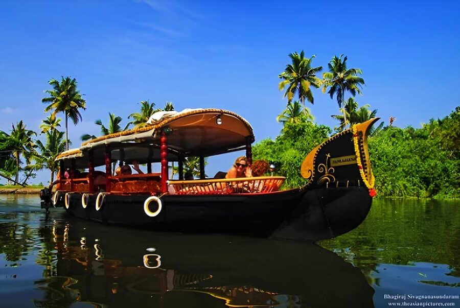 Kerala: Alappuzha River Cruise with Village Walk - Private boat value: what you gain for the money