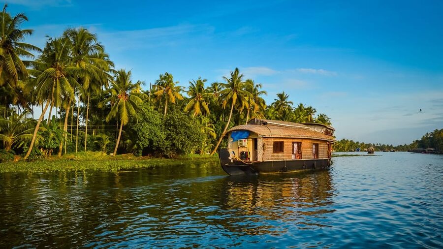 Kochi: Backwater Exploration in Village: Free Pickup & Drop - Vaikom and Temple Visits: When the Route Has Time