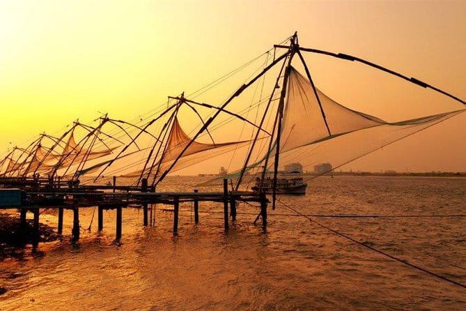 Kochi Exclusive Local Sightseeing Tuk-Tuk Tour - Mattancherry Palace murals and Paradesi Synagogue for layered cultural memory