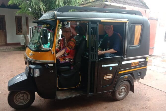 Kochi Exclusive Local Sightseeing Tuk-Tuk Tour - Chinese Fishing Nets at Cheena Vala: the morning rhythm at work