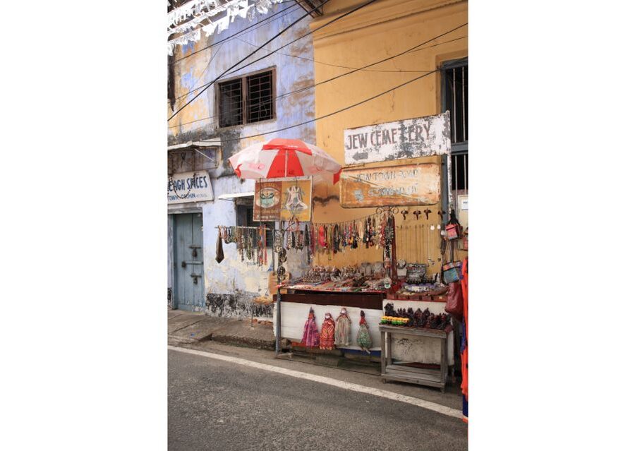 Kochi: Jewish Town Guided Walking Experience - Jewish Cemetery: respectful, short, and possibly outside-only