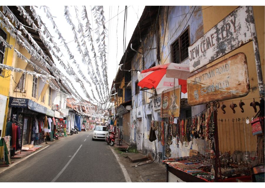 Kochi: Jewish Town Guided Walking Experience - Jew Town Kochi lanes, spices, handicrafts, and the museum moment