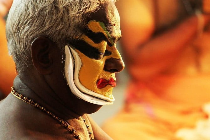 Kochi Sightseeing Tuk-Tuk Tour - Temples and the Jain Noon feeding, where timing can matter