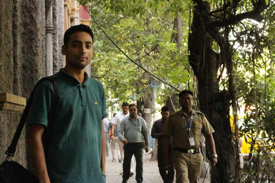 Kolkata: A Sea of Faces and A Thousand Places - The yellow taxi ride to College Street: revolution meets ideas