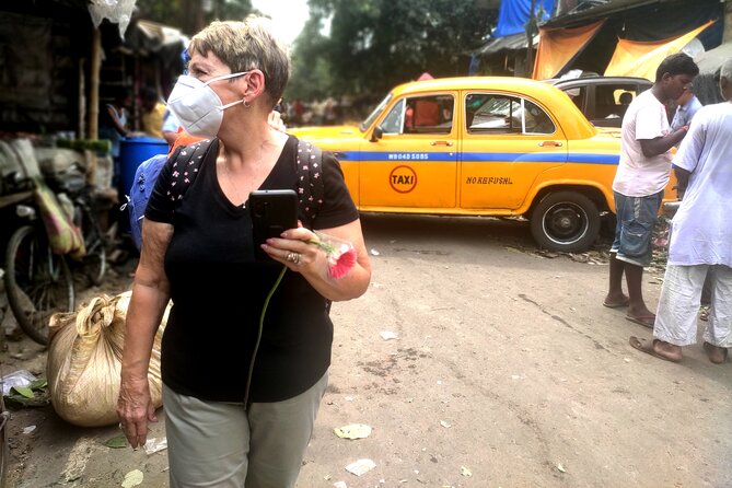 Kolkata Daily - Private Tour with Snacks, Coffee & Bengali Sweets - Malik Ghat Flower Market, a Photo Stop That Smells Like Life