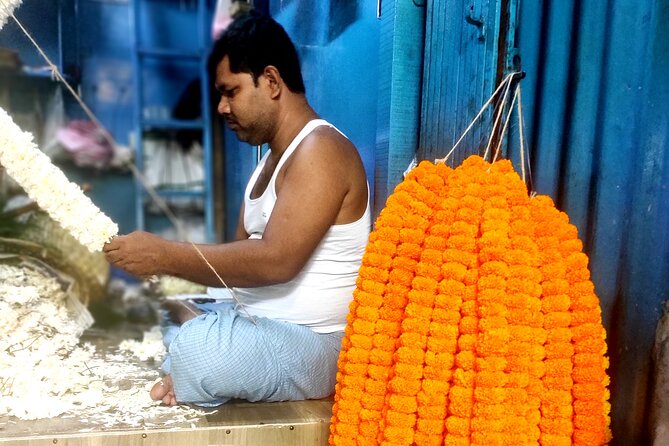 Kolkata Daily - Private Tour with Snacks, Coffee & Bengali Sweets - Howrah Bridge Quick Walk: Great Panoramas, Tight Timing